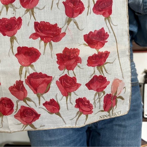 VTG Nina Ricci Rose Scarf - Picture 2 of 3